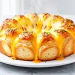 cheesy garlic pull apart bread - featured image