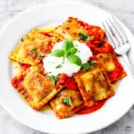 crispy air fryer ravioli - featured image
